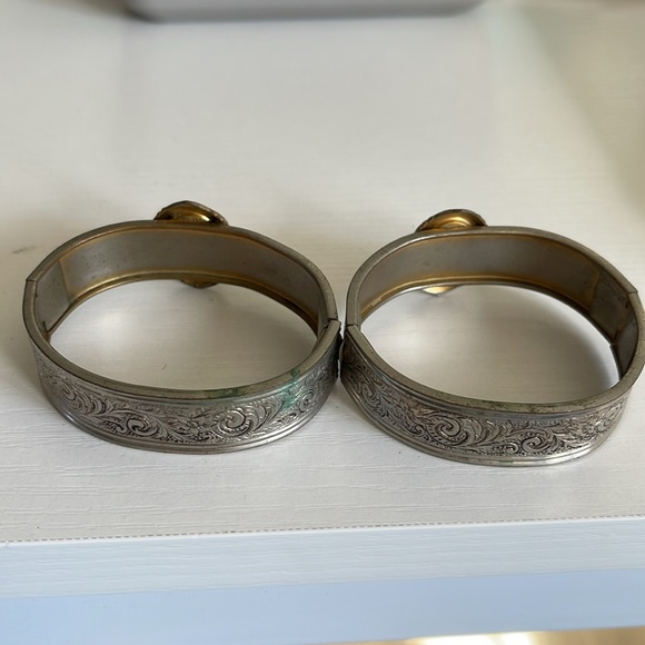 Vintage Coro Cameo Bracelet - Picture 3 of 11